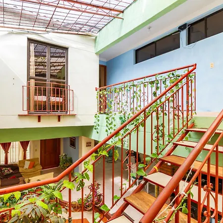 Hostal Cartagonova - Habitaciones Privadas Y Amplias Cerca A Zonas Turisticas